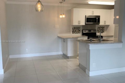 Condominio en venta en Miami, Florida, 1 dormitorio, 53.79 m2 № 1953815 - foto 1