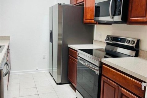 Condo in Orlando, Florida, 3 bedrooms № 2379420 - photo 2
