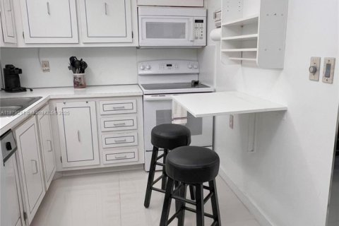 Copropriété à vendre à Weston, Floride: 1 chambre, 94.48 m2 № 1994926 - photo 14