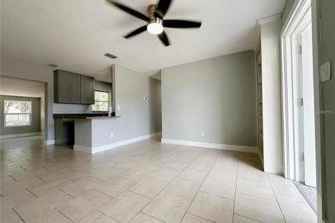 Casa en alquiler en Bradenton, Florida, 3 dormitorios, 136.01 m2 № 1767890 - foto 4