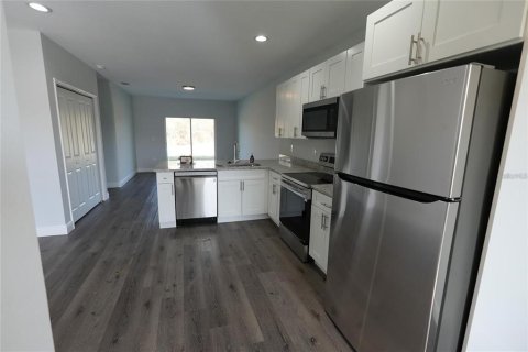 Apartment in Port Charlotte, Florida 3 bedrooms, 117.52 sq.m. № 2385682 - photo 3