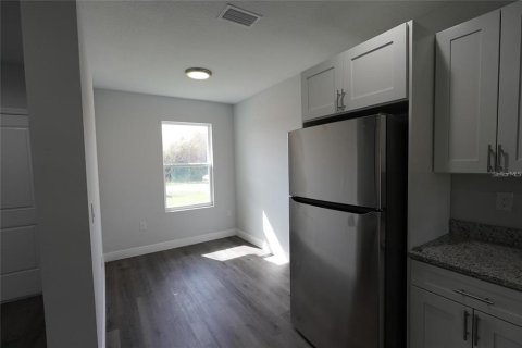 Apartment in Port Charlotte, Florida 3 bedrooms, 117.52 sq.m. № 2385682 - photo 15