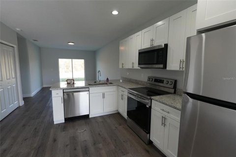 Apartment in Port Charlotte, Florida 3 bedrooms, 117.52 sq.m. № 2385682 - photo 2