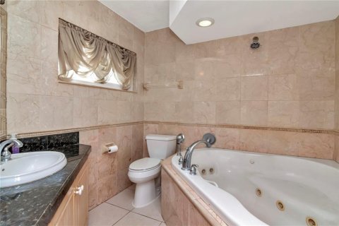 Casa en venta en Seminole, Florida, 4 dormitorios, 221.48 m2 № 1519751 - foto 23