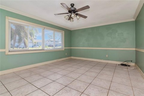 Casa en venta en Seminole, Florida, 4 dormitorios, 221.48 m2 № 1519751 - foto 4