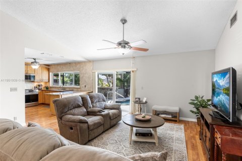 Casa en venta en Cooper City, Florida, 4 dormitorios, 145.39 m2 № 1954036 - foto 15