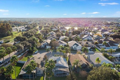 Villa ou maison à vendre à Orlando, Floride: 3 chambres, 147.71 m2 № 1987347 - photo 27