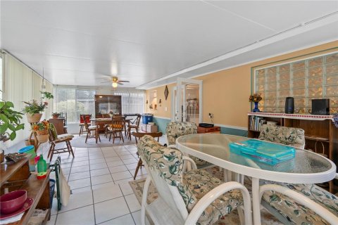 Casa en venta en Orlando, Florida, 4 dormitorios, 153.29 m2 № 1834825 - foto 15