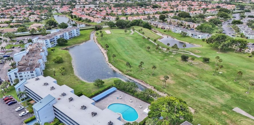 Condominio en Margate, Florida, 2 dormitorios  № 1994418