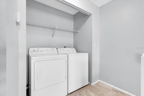 Townhouse in Largo, Florida 2 bedrooms, 97.36 sq.m. № 1653563 - photo 24