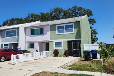 Adosado en venta en Largo, Florida, 2 dormitorios, 97.36 m2 № 1653563 - foto 1