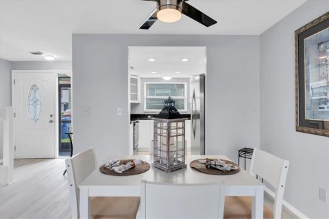 Touwnhouse à vendre à Largo, Floride: 2 chambres, 97.36 m2 № 1653563 - photo 11