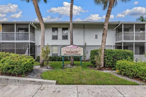 Condo in Fort Myers, Florida, 1 bedroom  № 1935828 - photo 2