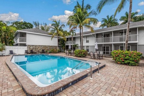 Condo in Fort Myers, Florida, 1 bedroom  № 1935828 - photo 4