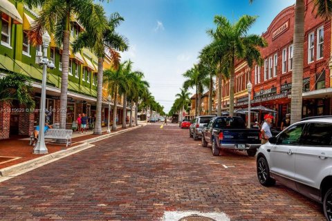 Condo in Fort Myers, Florida, 1 bedroom  № 1935828 - photo 7