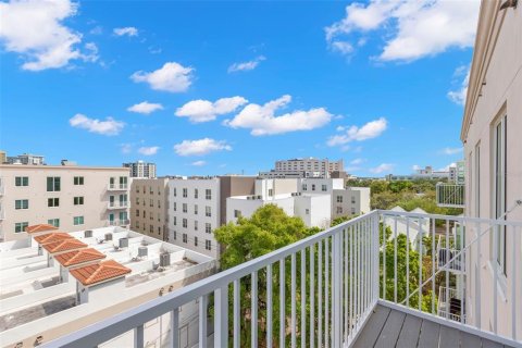 Condo in Saint Petersburg, Florida, 2 bedrooms  № 2094852 - photo 12