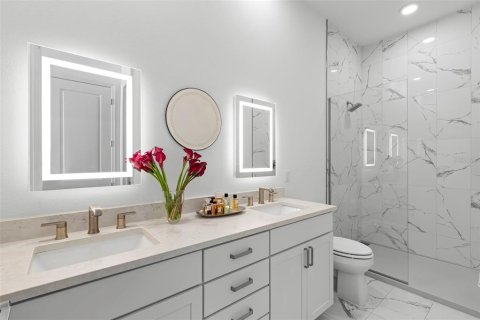 Condo in Saint Petersburg, Florida, 2 bedrooms  № 2094852 - photo 15