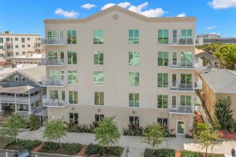 Condo in Saint Petersburg, Florida, 2 bedrooms  № 2094852 - photo 2