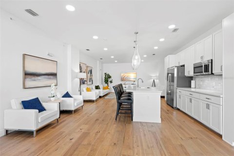 Condo in Saint Petersburg, Florida, 2 bedrooms  № 2094852 - photo 23