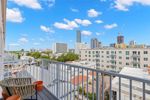 Condo in Saint Petersburg, Florida, 2 bedrooms  № 2094852 - photo 11