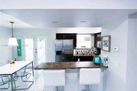 House in Miami Gardens, Florida 4 bedrooms, 124.86 sq.m. № 1748069 - photo 28