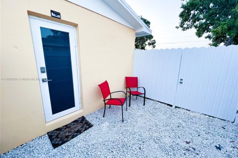 House in Miami Gardens, Florida 4 bedrooms, 124.86 sq.m. № 1748069 - photo 11