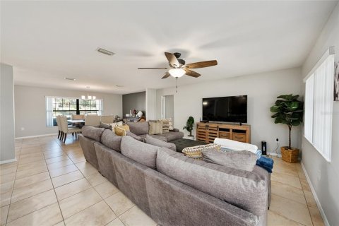 House in Ocala, Florida 3 bedrooms, 215.72 sq.m. № 2102732 - photo 11