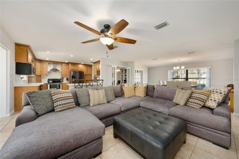 House in Ocala, Florida 3 bedrooms, 215.72 sq.m. № 2102732 - photo 12