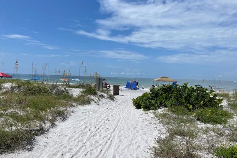 Apartment in Madeira Beach, Florida 2 bedrooms, 78.97 sq.m. № 1915927 - photo 11