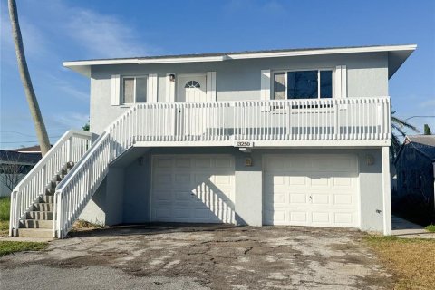 Apartment in Madeira Beach, Florida 2 bedrooms, 78.97 sq.m. № 1915927 - photo 1
