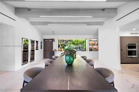 Casa en alquiler en Miami, Florida, 5 dormitorios, 320.88 m2 № 1898252 - foto 24