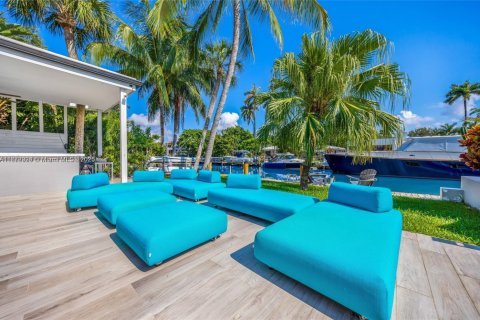 Casa en alquiler en Miami, Florida, 5 dormitorios, 320.88 m2 № 1898252 - foto 3