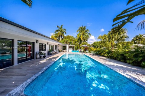 Casa en alquiler en Miami, Florida, 5 dormitorios, 320.88 m2 № 1898252 - foto 10