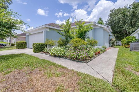 House in Wesley Chapel, Florida 3 bedrooms, 156.08 sq.m. № 1765540 - photo 1