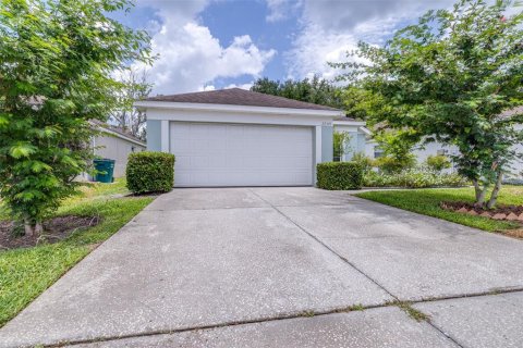 House in Wesley Chapel, Florida 3 bedrooms, 156.08 sq.m. № 1765540 - photo 2