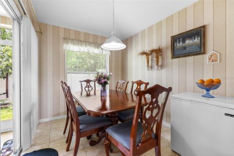 House in Wesley Chapel, Florida 3 bedrooms, 156.08 sq.m. № 1765540 - photo 11