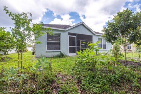 House in Wesley Chapel, Florida 3 bedrooms, 156.08 sq.m. № 1765540 - photo 28