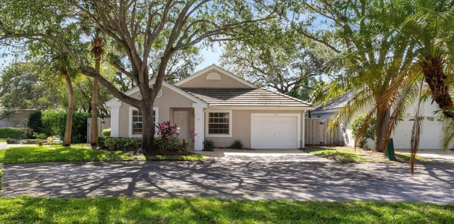House in Palm Beach Gardens, Florida 2 bedrooms, 109.07 sq.m. № 2195014