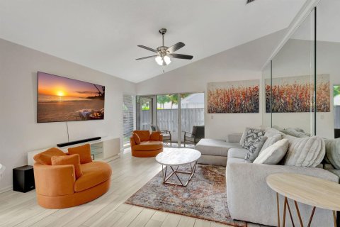 House in Palm Beach Gardens, Florida 2 bedrooms, 109.07 sq.m. № 2195014 - photo 15