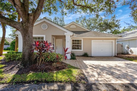 House in Palm Beach Gardens, Florida 2 bedrooms, 109.07 sq.m. № 2195014 - photo 2