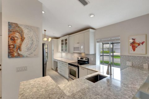 House in Palm Beach Gardens, Florida 2 bedrooms, 109.07 sq.m. № 2195014 - photo 7