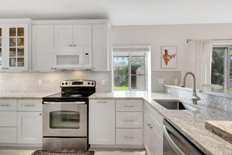 House in Palm Beach Gardens, Florida 2 bedrooms, 109.07 sq.m. № 2195014 - photo 5