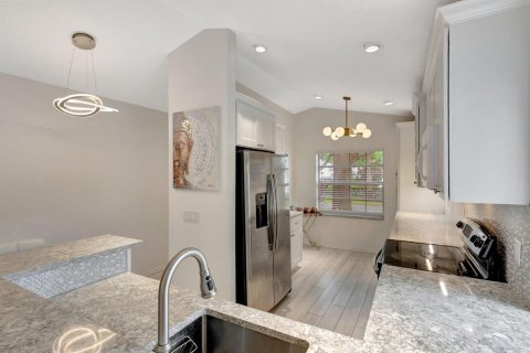 House in Palm Beach Gardens, Florida 2 bedrooms, 109.07 sq.m. № 2195014 - photo 9