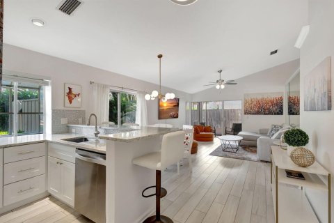 House in Palm Beach Gardens, Florida 2 bedrooms, 109.07 sq.m. № 2195014 - photo 13