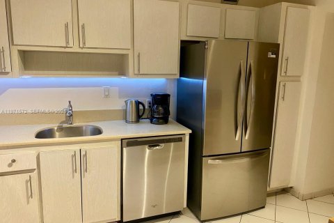 Condominio en venta en Sunny Isles Beach, Florida, 2 dormitorios, 148.92 m2 № 2174664 - foto 3