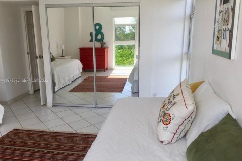 Condominio en venta en Sunny Isles Beach, Florida, 2 dormitorios, 148.92 m2 № 2174664 - foto 26