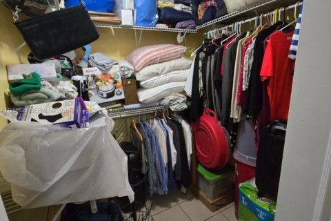 Casa en alquiler en Miami, Florida, 3 dormitorios, 130.53 m2 № 2011790 - foto 10