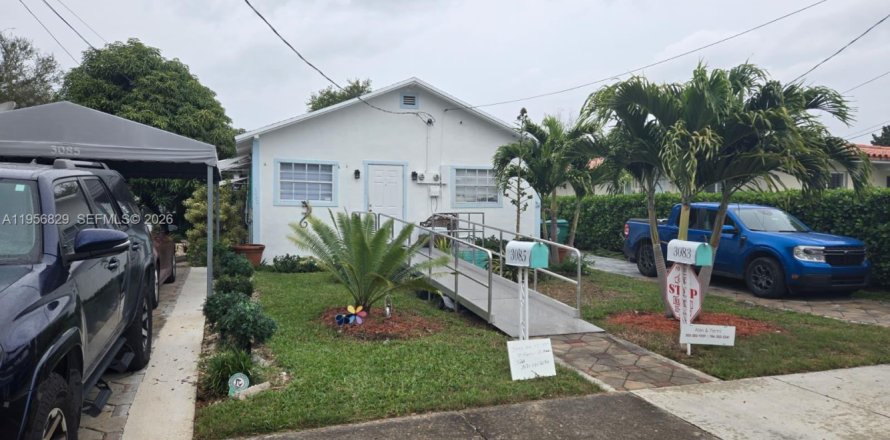 Casa en Miami, Florida 3 dormitorios, 130.53 m2 № 2011790
