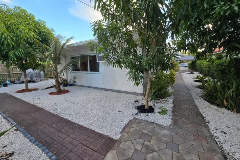 Casa en alquiler en Miami, Florida, 3 dormitorios, 130.53 m2 № 2011790 - foto 19