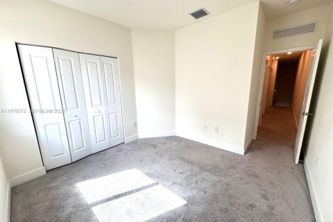 Adosado en venta en Doral, Florida, 3 dormitorios, 149.57 m2 № 2044465 - foto 22